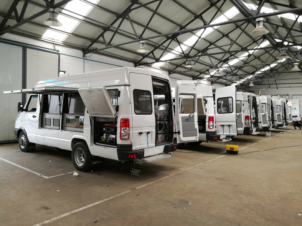依維柯A40服務(wù)車(chē) 多場(chǎng)景專(zhuān)用汽車(chē)的卓越之選